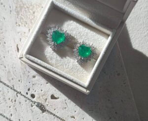 BRINCO CORAÇÃO ESMERALDA